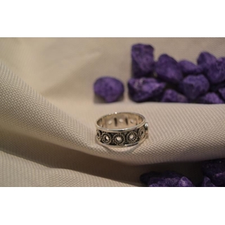 Cinta Plata y Azabache ,tipo alianza con un azabache pequeño - Imagen 2