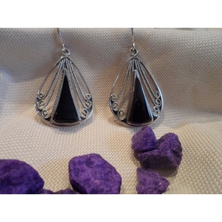 Pendiente PLata y Azabache, con azabache triangular y seis racimos - Imagen 1